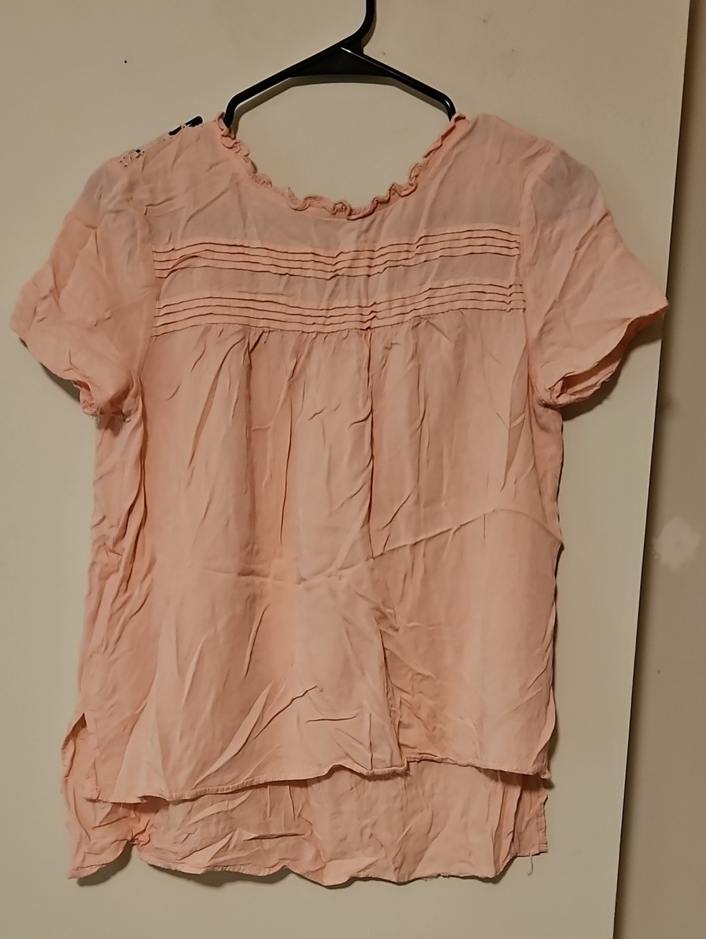 Doe & Rae Pale Pink Short Sleeve Pintuck Peasant Blouse